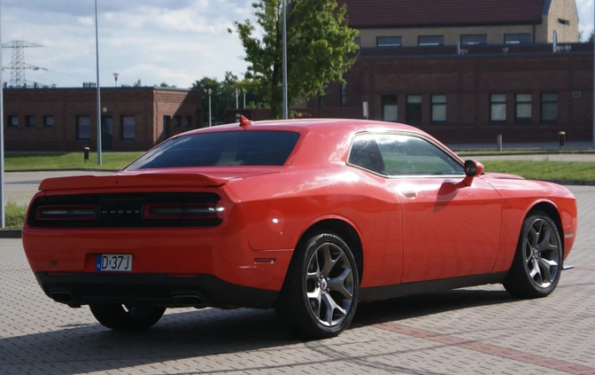 Dodge Challenger cena 81900 przebieg: 211000, rok produkcji 2017 z Legnica małe 137